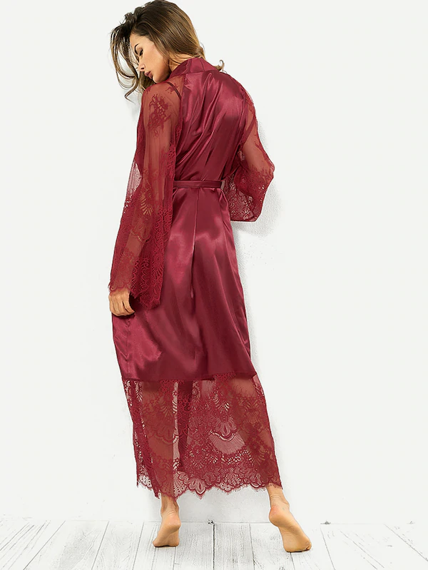 Sensual Lace Robe – Elegant and Alluring Nightwear